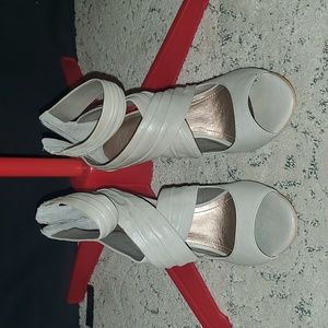 BCBG Grigio Denae Stilletto NWT